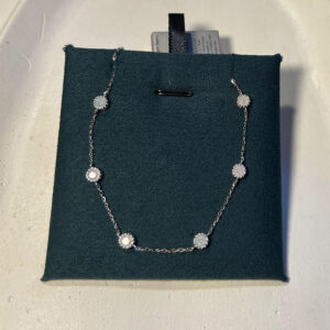 A circle of mother of pearl stones chain