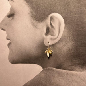 An open flower earrings