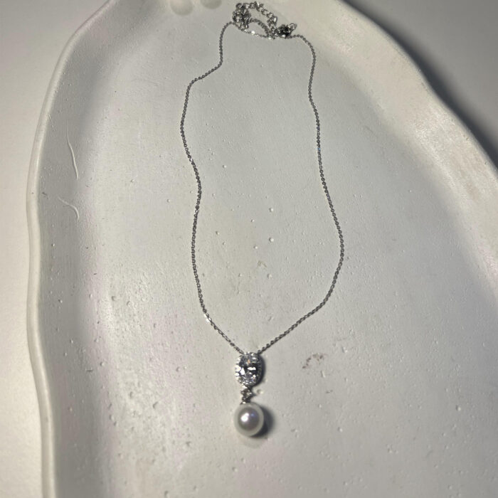 Classic Pearl Pendant Chain