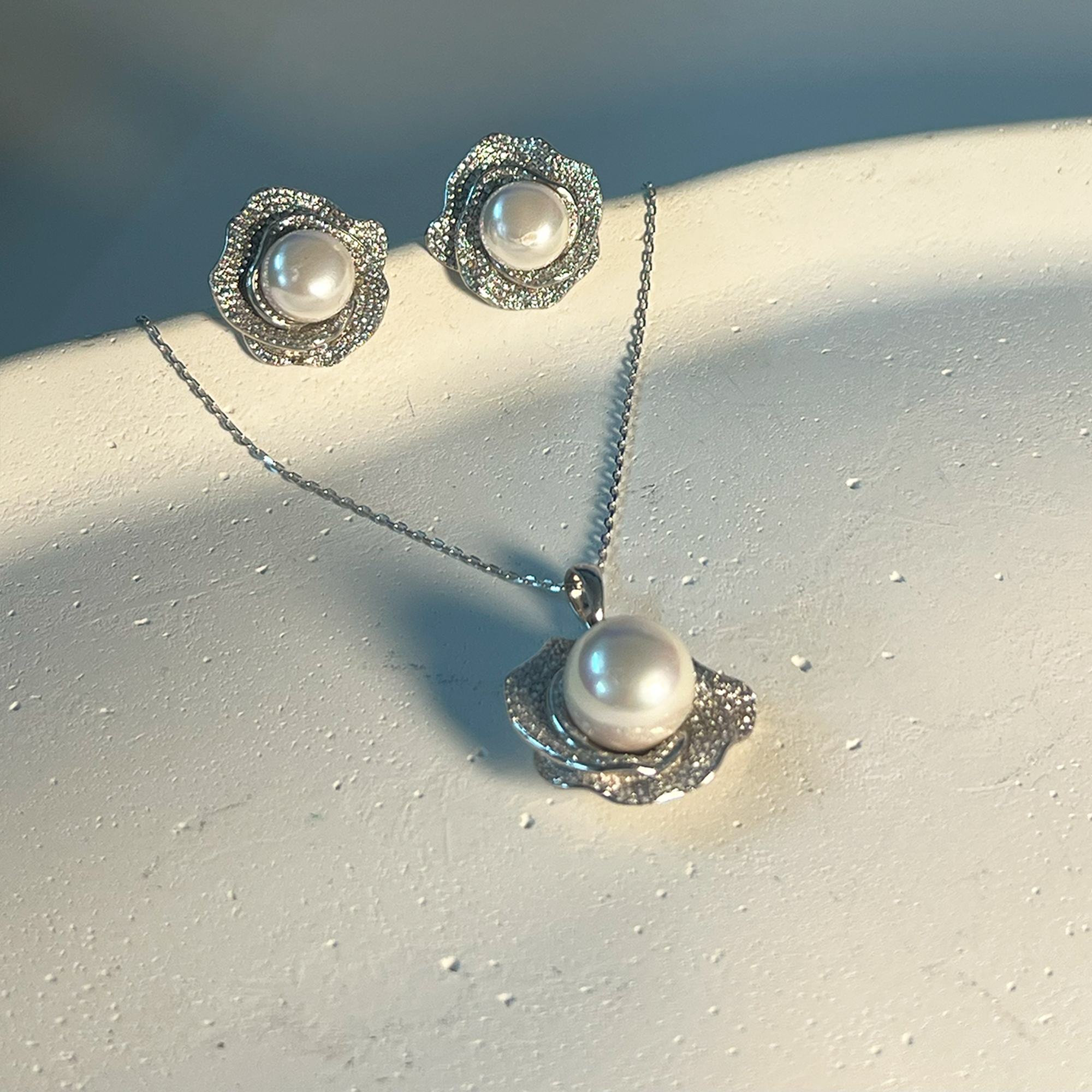 Moonbloom Pendant Set
