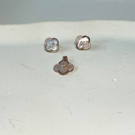 Bare Brilliance Pendant Set